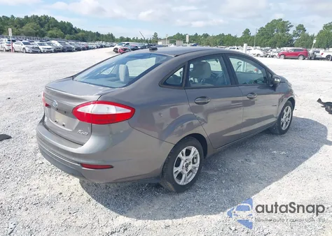 2014 Ford Fiesta Se z USA, uszkodzony, nr VIN 3FADP4BJ8EM202198